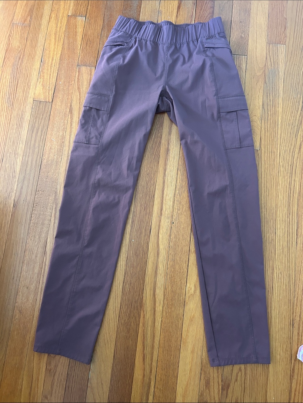 Women’s hiking Cargo Pants in Plum - Comfortable Stretch